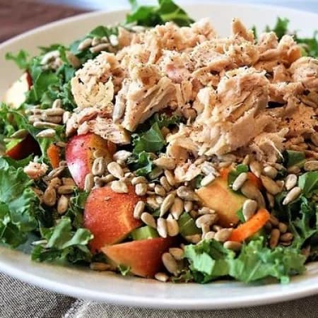 Овощной салат с тунцом