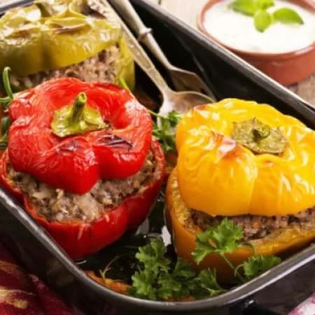 Фаршированный перец с курицей и грибами