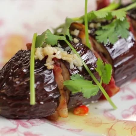 Stuffed eggplant with bacon