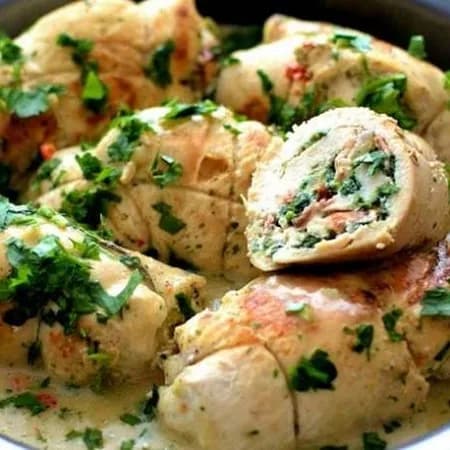Куриные рулетики с начинкой из грибов и сыра