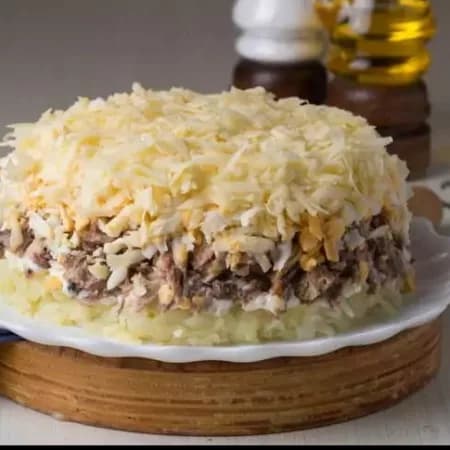 Салат с консервированной сайрой