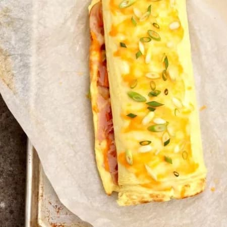 Omelet roll with liver p?t?