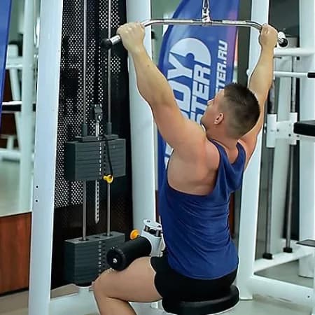 Тяга верхнего блока широким хватом