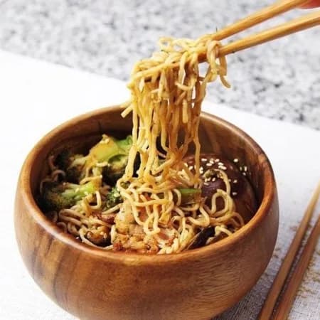 Свинина в кисло-сладком соусе с ширатаки