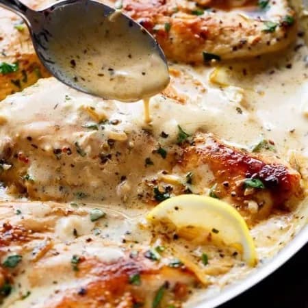 Turkey fillet with cheese sauce