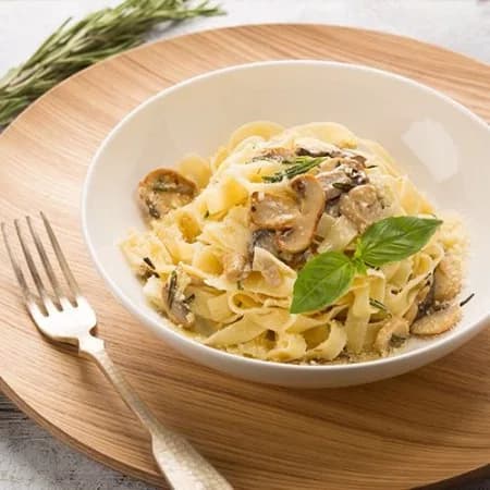 Феттучини под сливочно-грибным соусом