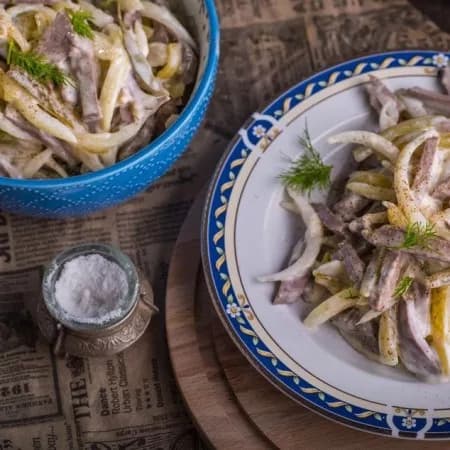 Салат из говяжьего сердца со свежими овощами