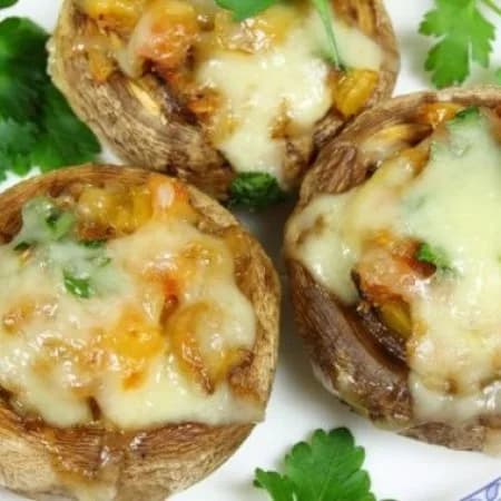 Фаршированные шампиньоны с курицей