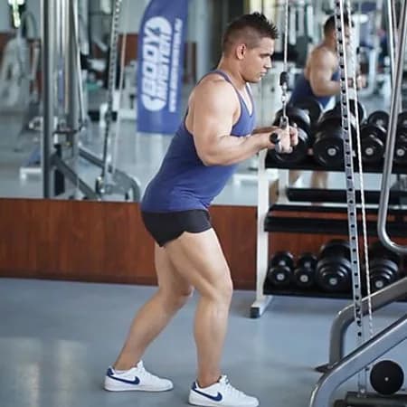 Разгибание на трицепс на верхнем блоке