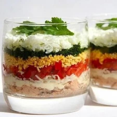 Салат слоеный с курицей