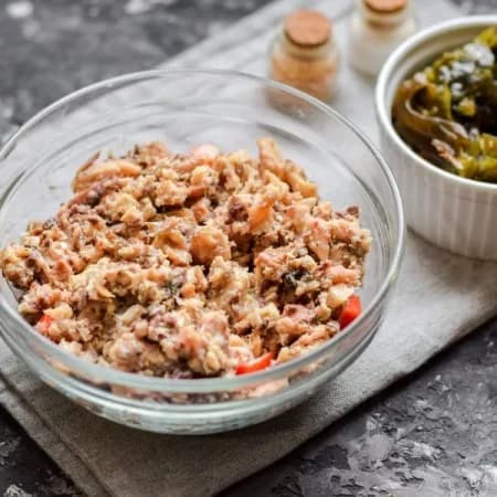 Салат из морской капусты с беконом