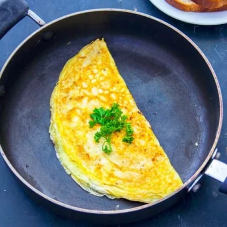 Сырный омлет в микроволновой печи