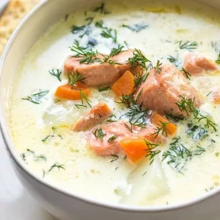 Сливочный суп с лососем