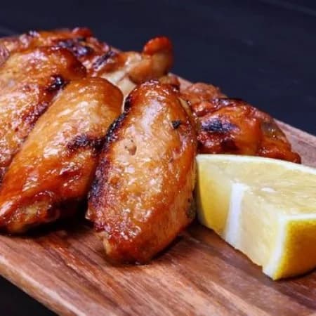 Куриные крылышки, запеченные в лимонном сиропе
