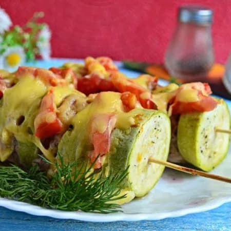Zucchini with minced meat on skewers