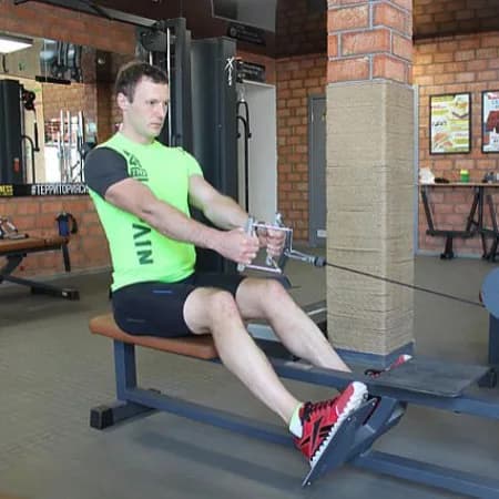 Тяга на нижнем блоке