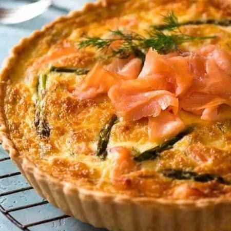 Киш с лососем