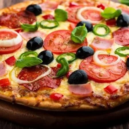 Pizza with ham