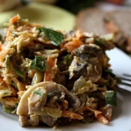 Салат с шампиньонами
