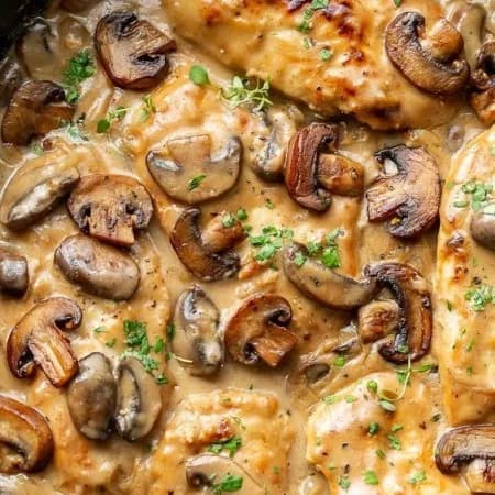 Chicken with mushrooms in a creamy sauce