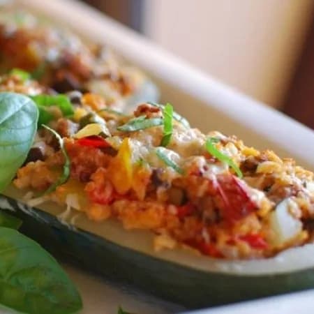 Лодочки из фаршированного кабачка