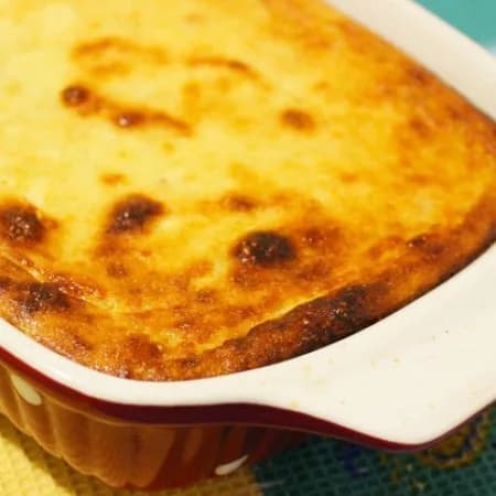 Слоеная запеканка с рыбными консервами