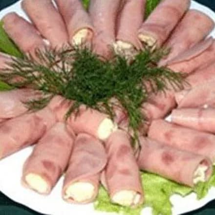 Рулетики из ветчины с корнишонами