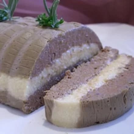 Слоёный паштет из куриной печени и сыра