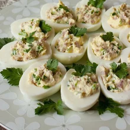 Фаршированные яйца с ветчиной