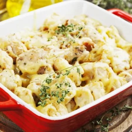 Курица, запеченная с цветной капустой и грибами