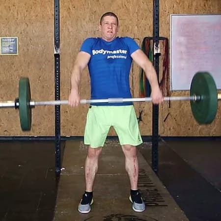 Подъем штанги на грудь и жим