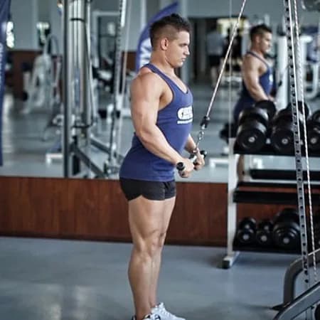 Тяга верхнего блока с прямыми руками