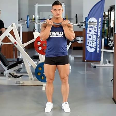 Подъем EZ-штанги на бицепс стоя узким хватом