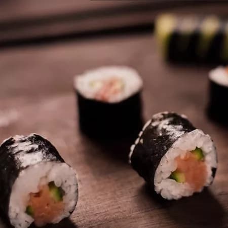 Rolls with shirataki rice