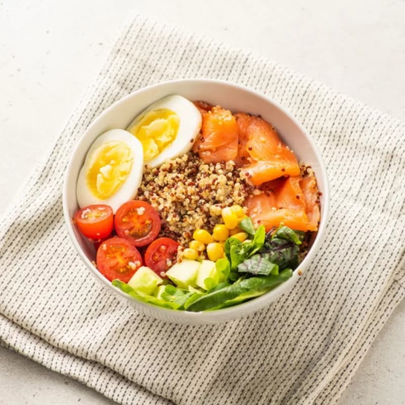 Киноа с лососем