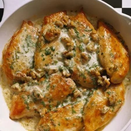 Куриные грудки с грибами