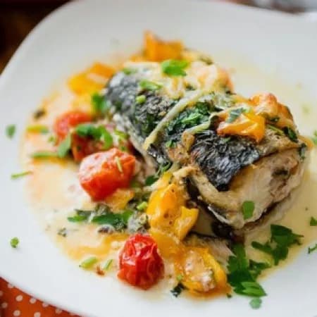 Скумбрия, запечённая в сливочно-чесночном соусе