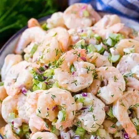 Салат из пекинской капусты с креветками и сыром