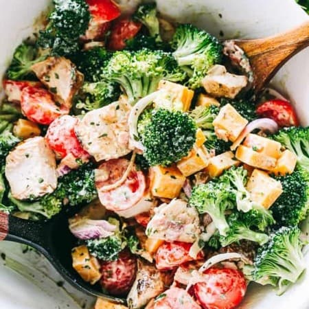 Салат из цветной капусты с помидорами