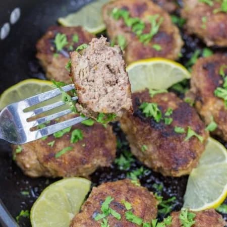Minced turkey and pork cutlets