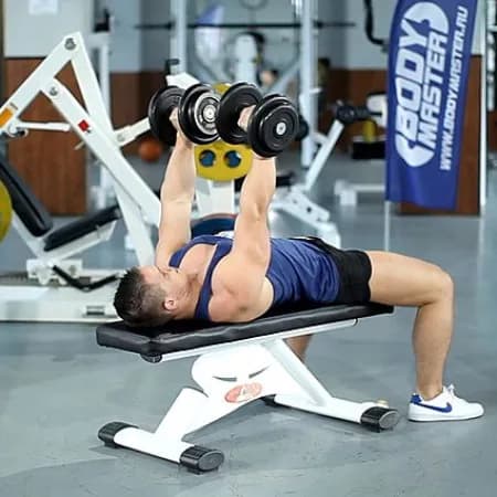 Жим гантелей лежа