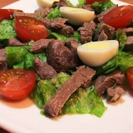 Salad with beef, tomatoes and eggs