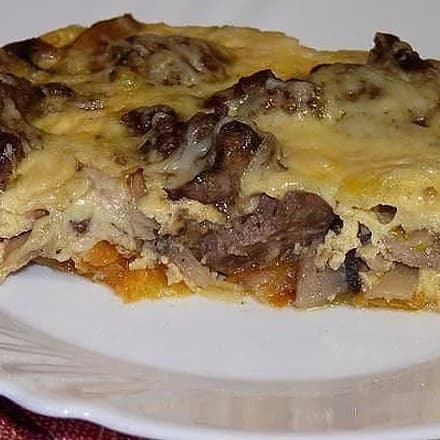 Куриная печёнка с грибами в омлете