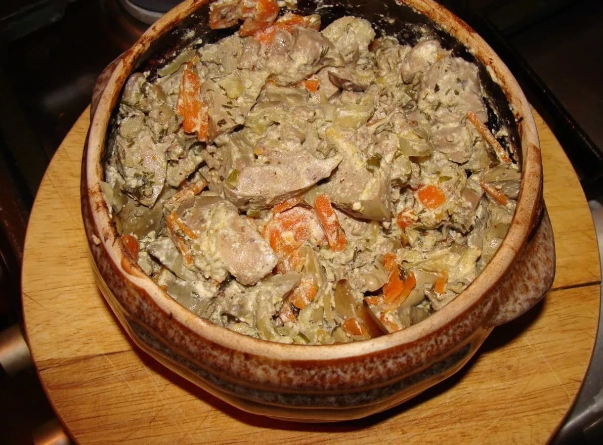 Куриная печень в горшочке